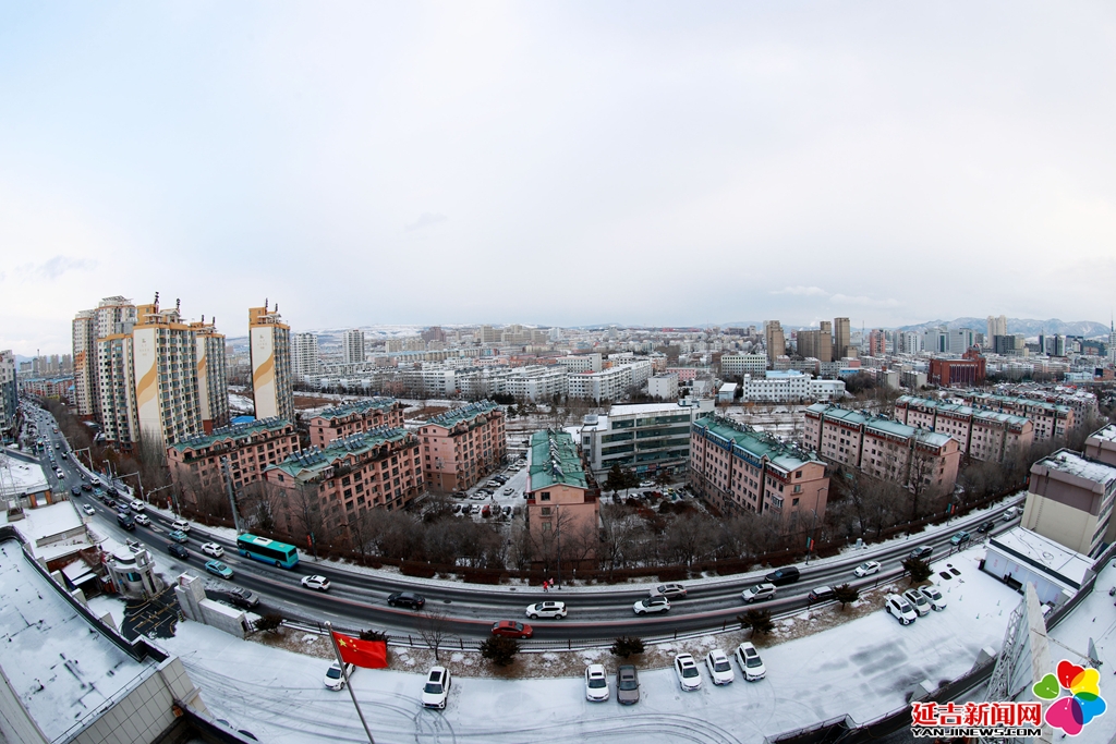 延吉市今晨普降小雪